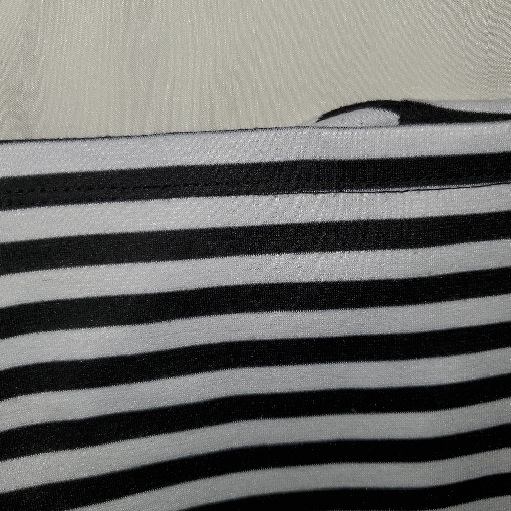 Cropped Short Sleeve Jacket - Picture 5 of 6